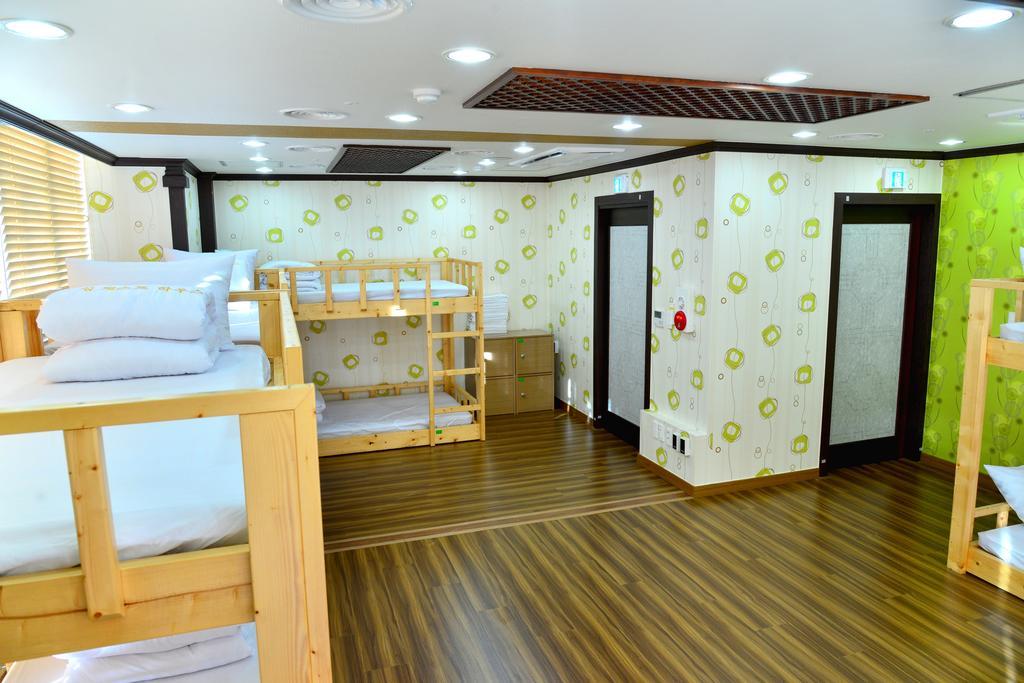 Seom Guesthouse Seogwipo-stad Buitenkant foto