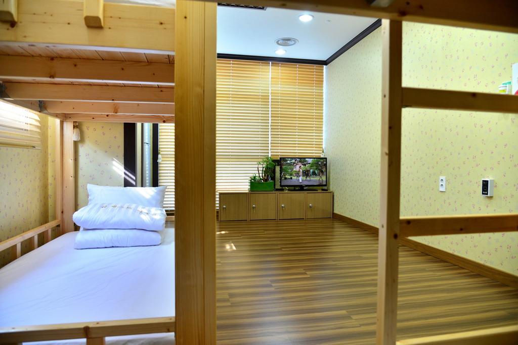 Seom Guesthouse Seogwipo-stad Buitenkant foto